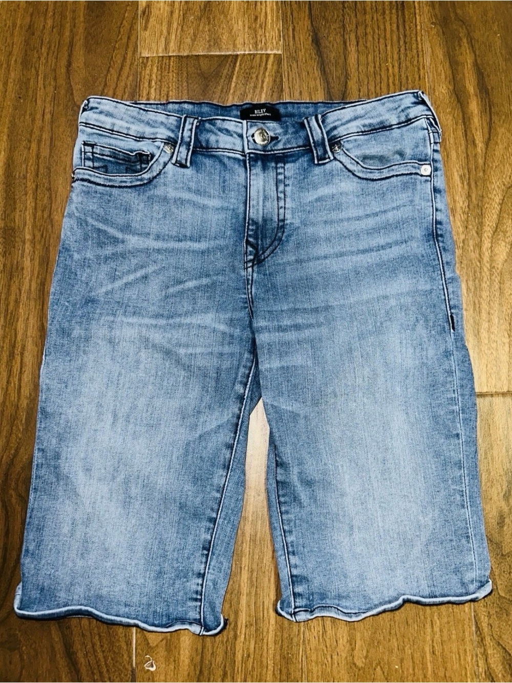 True Religion Riley Denim Shorts Women’s Size 31 W